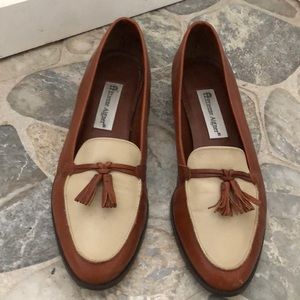 Etienne Aigner Ally loafers in size 8
